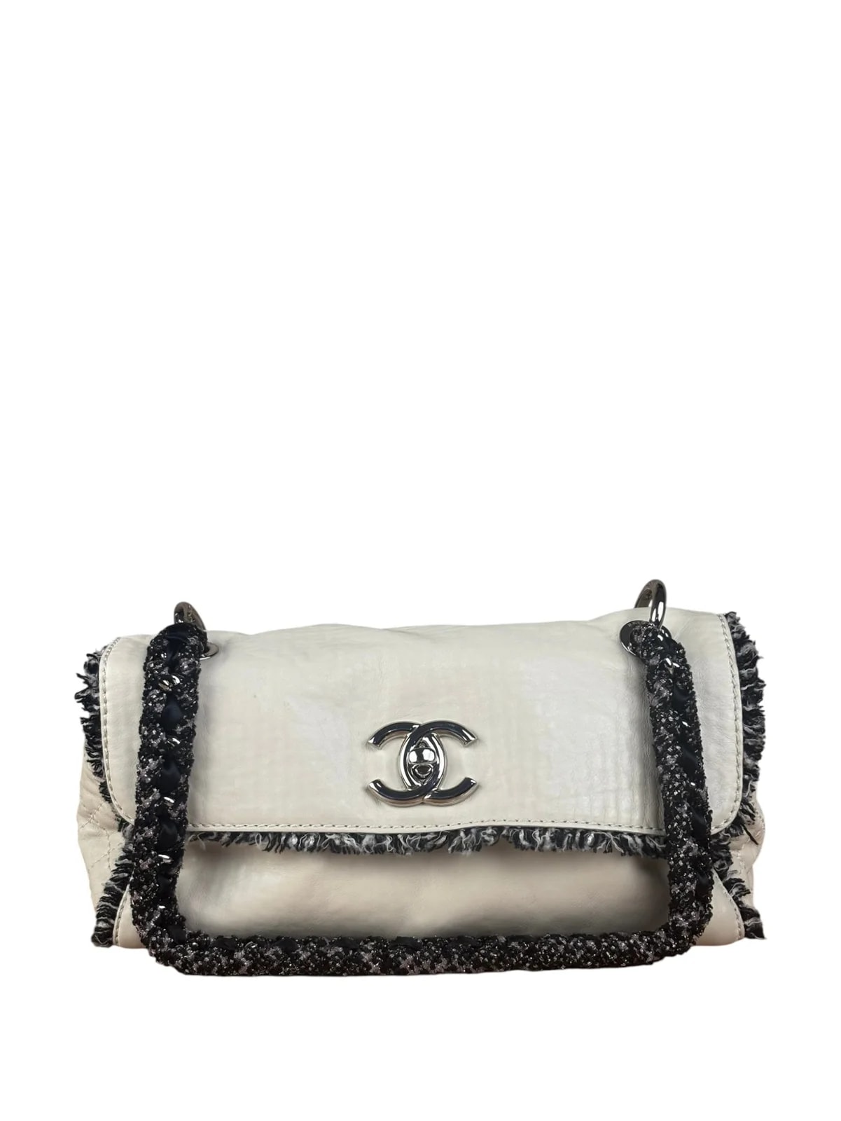 Chanel — Chanel Flap 1992 — Handbag — resale