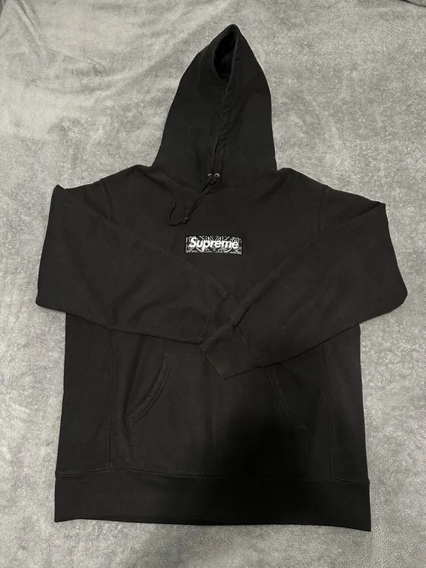 Supreme — Supreme 2019 Bandana Box Logo Hoodie — streetwear — resale