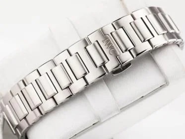 IWC — IWC Ingenieur Automatic 40mm Silver IW328902 ( Unworn / 2026 / ) — Watch — resale