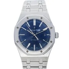 Audemars Piguet — Audemars Piguet Royal Oak 15400ST 2012 With Box and Archives — Watch — resale