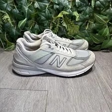 New Balance — New Balance 990v5 Shoes, Size 9 B — Sneaker — resale