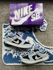 Nike SB — Nike SB Dunk Low Pro Aluminium/ Football HF3063 400 — Sneaker — resale