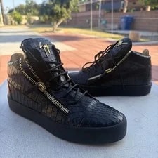 Giuseppe Zanotti — Giuseppe Zanotti High Top With Zipper — Sneaker — resale
