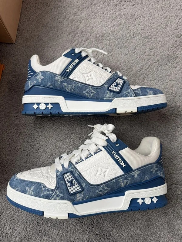 Louis Vuitton — Louis Vuitton 6 US 9 — Sneaker — resale