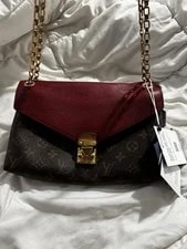 Louis Vuitton — Louis Vuitton Flap Chain / Small — Handbag — resale