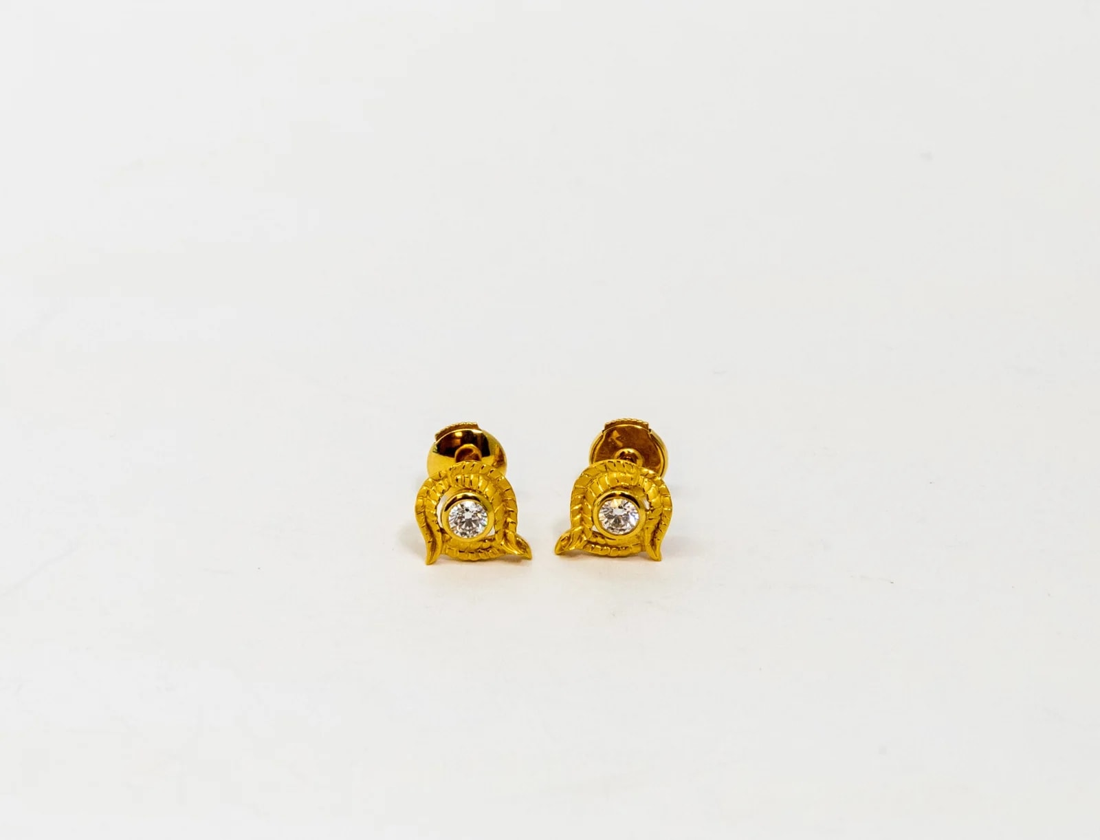 Worldofluxuryus — Carrera Y Carrera Garzas 18K Yellow Gold and Diamond Earring — Watch — resale