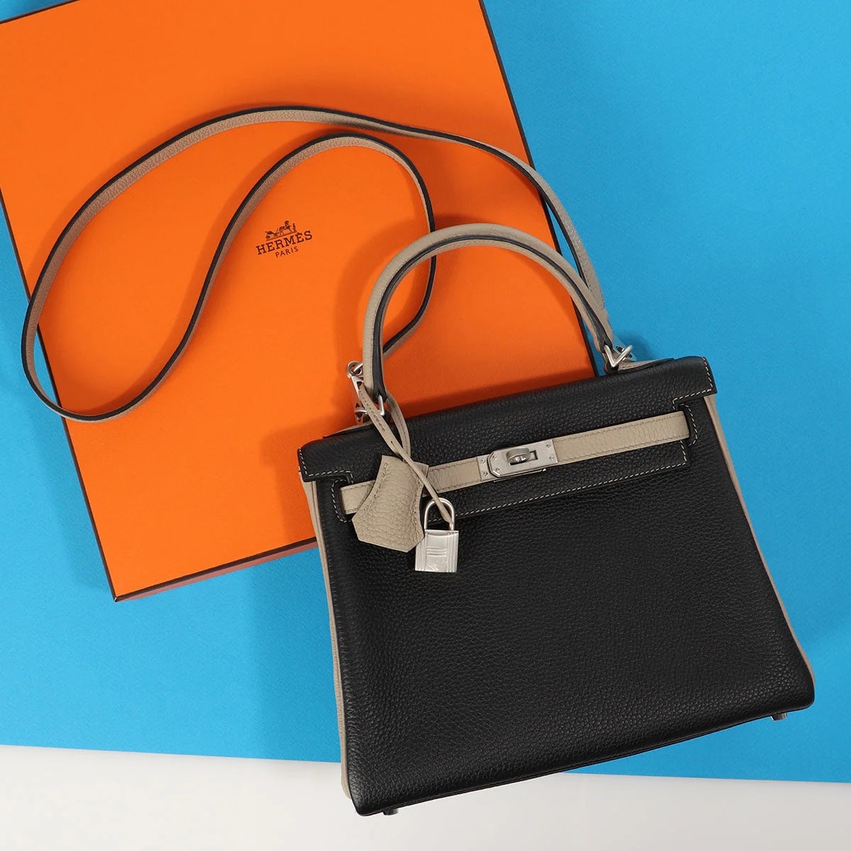 Hermès — Hermès Special Order and Tourterelle Kelly 25 — Handbag — resale