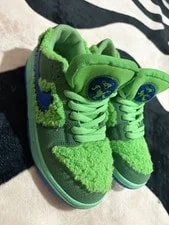 Nike SB — Nike SB Dunk Low Dinosaur / Limited Edition Low Top Skate Shoes — Sneaker — resale