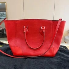 Louis Vuitton — Louis Vuitton Phoenix — Handbag — resale