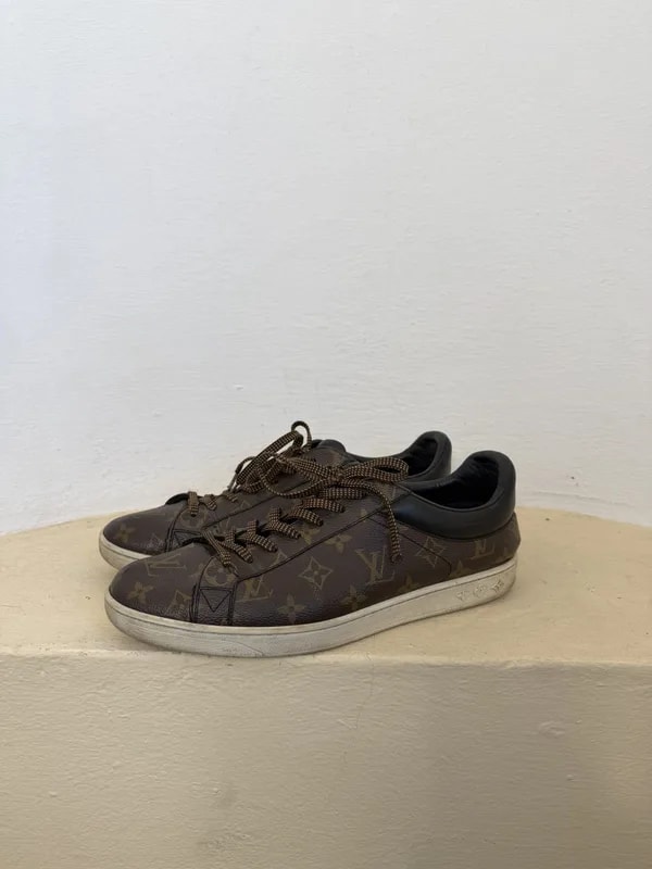 Louis Vuitton — Louis Vuitton Low-Top ‘S — Sneaker — resale