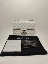 Chanel — Chanel Flap White Gold Hardware Crossbody — Handbag — resale