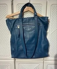 Balenciaga — Balenciaga Classic Hexagon City Strap — Handbag — resale