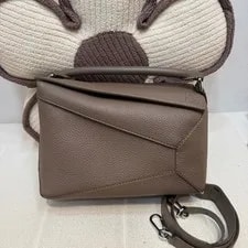 Loewe — Loewe Puzzle Medium Geometric Crossbody Greige — Handbag — resale