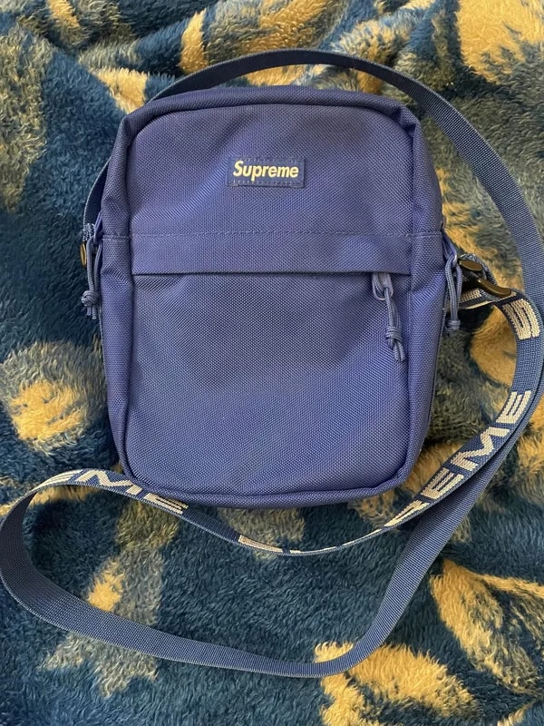Supreme — Supreme Shoulder Bag — Handbag — resale