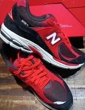 New Balance — New Balance True Retro 2002R Run U2002RZA New — Sneaker — resale