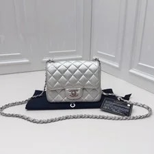 Chanel — Chanel Classic Flap Chain Crossbody Classic — Handbag — resale
