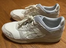 Asics — Asics Gel Lyte III /Light Dust 1203a330-100 — Sneaker — resale