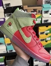 Nike SB — Nike SB Dunk High Strawberry Cough Size 12 Ships Fast — Sneaker — resale
