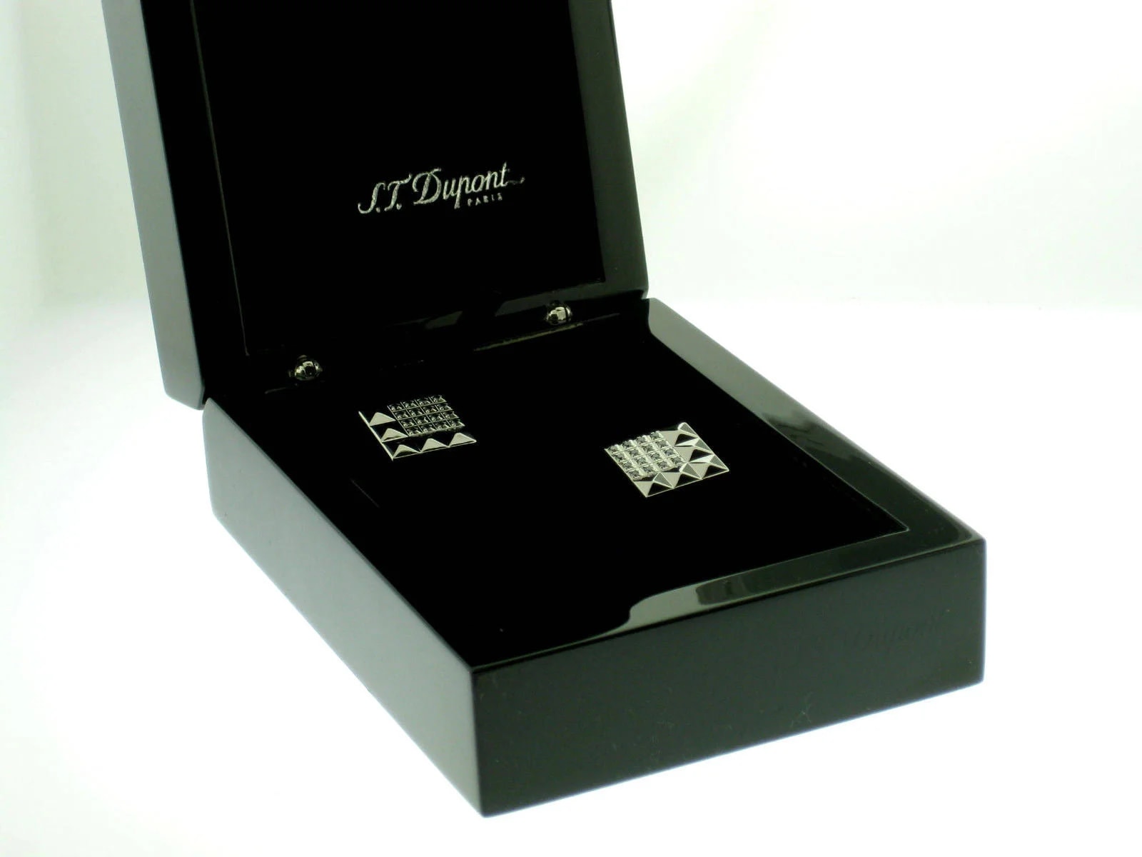 Worldofluxuryus — S.T.Dupont Cufflinks With 32 Diamonds — Accessory — resale