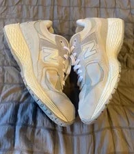 New Balance — New Balance 2002R Light — Sneaker — resale