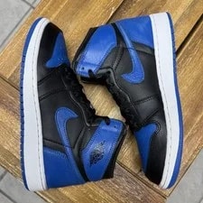Jordan — Size 5.5Y - Jordan 1 Retro OG High — Sneaker — resale