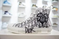 Dior — Authentic B23 High Top EU 44 Made Italy Appliqué — Sneaker — resale