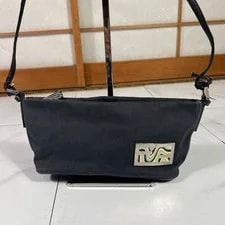 Fendi — Fendi Mamma Baguette Mini 23cm Crossbody — Handbag — resale