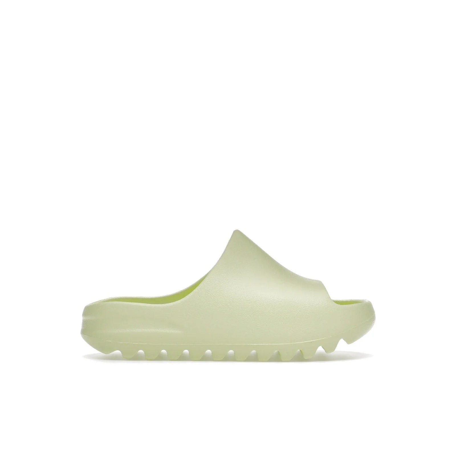 Yeezy — Yeezy Slide “Glow (2022)” — Sneaker — resale