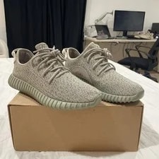 Yeezy — Yeezy 350 Moon Rock Never Worn! — Sneaker — resale