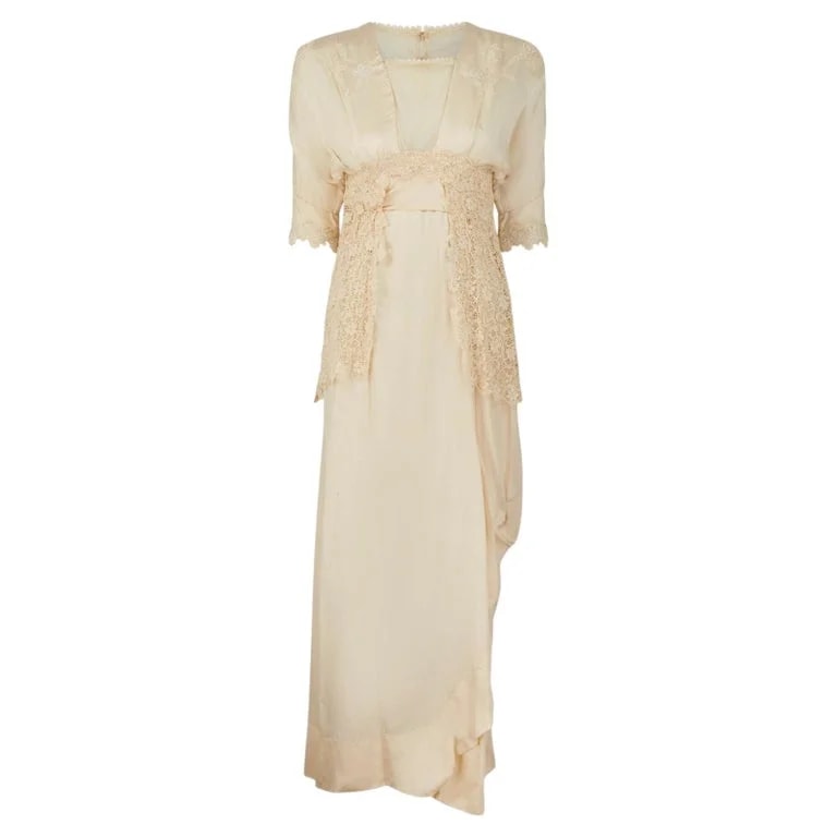 1900s and Tulle Wedding Dress With Lace Peplum — Clothing — resale