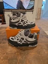 Louis Vuitton — Louis Vuitton Skate / Size 8.5LV - 9.5-10US Clean — Sneaker — resale