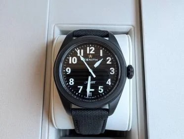 Zenith — Zenith Pilot Automatic Black Ceramic – 40mm – Ref 49.4000.3620/21.I001 – (March 2024), + Extra Straps, Free First ! — Watch — resale