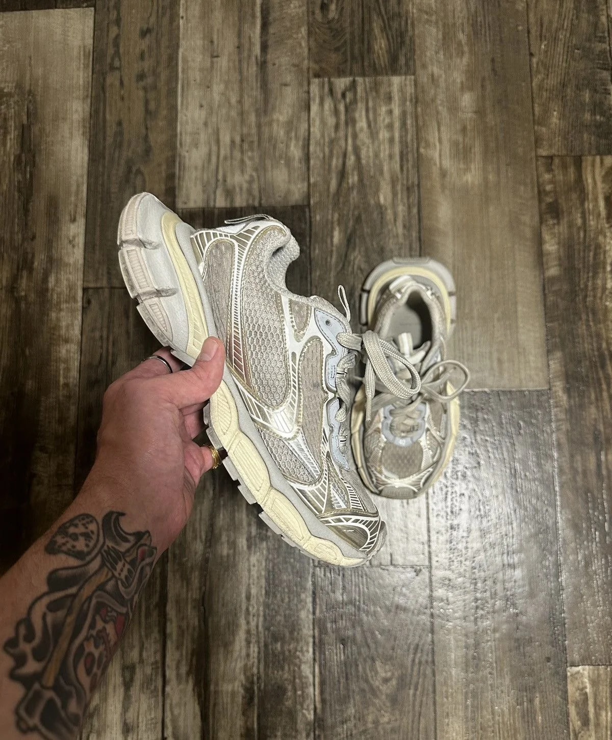 Balenciaga — Balenciaga 3XL Worn-Out Light — Sneaker — resale