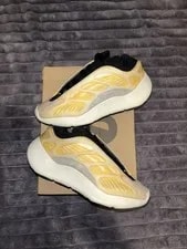 Yeezy — Size 5m Yeezy 700 V3 Mono Safflower (Worn 1x OG All) — Sneaker — resale