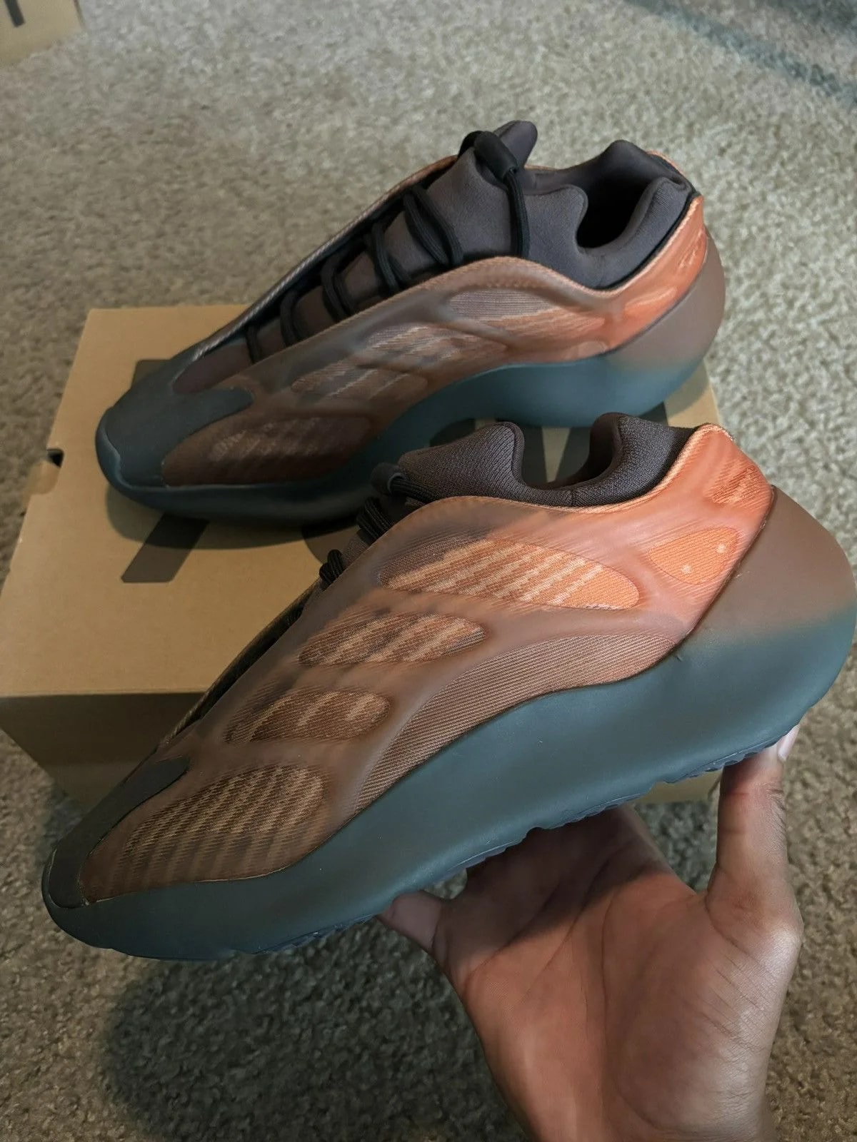 Yeezy — Yeezy 700 Fade — Sneaker — resale