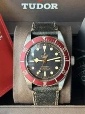 Tudor — Tudor Heritage Black Bay Smiley 79220R Red Burgundy Bezel 41mm Rose Full Set — Watch — resale