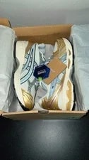 Asics — Asics GEL-Kayano 14 Low Top Lace-Up White Gold — Sneaker — resale