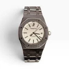 Audemars Piguet — Full Set Audemars Piguet Royal Oak 39 Mm Steel Automatic White 15300ST — Watch — resale