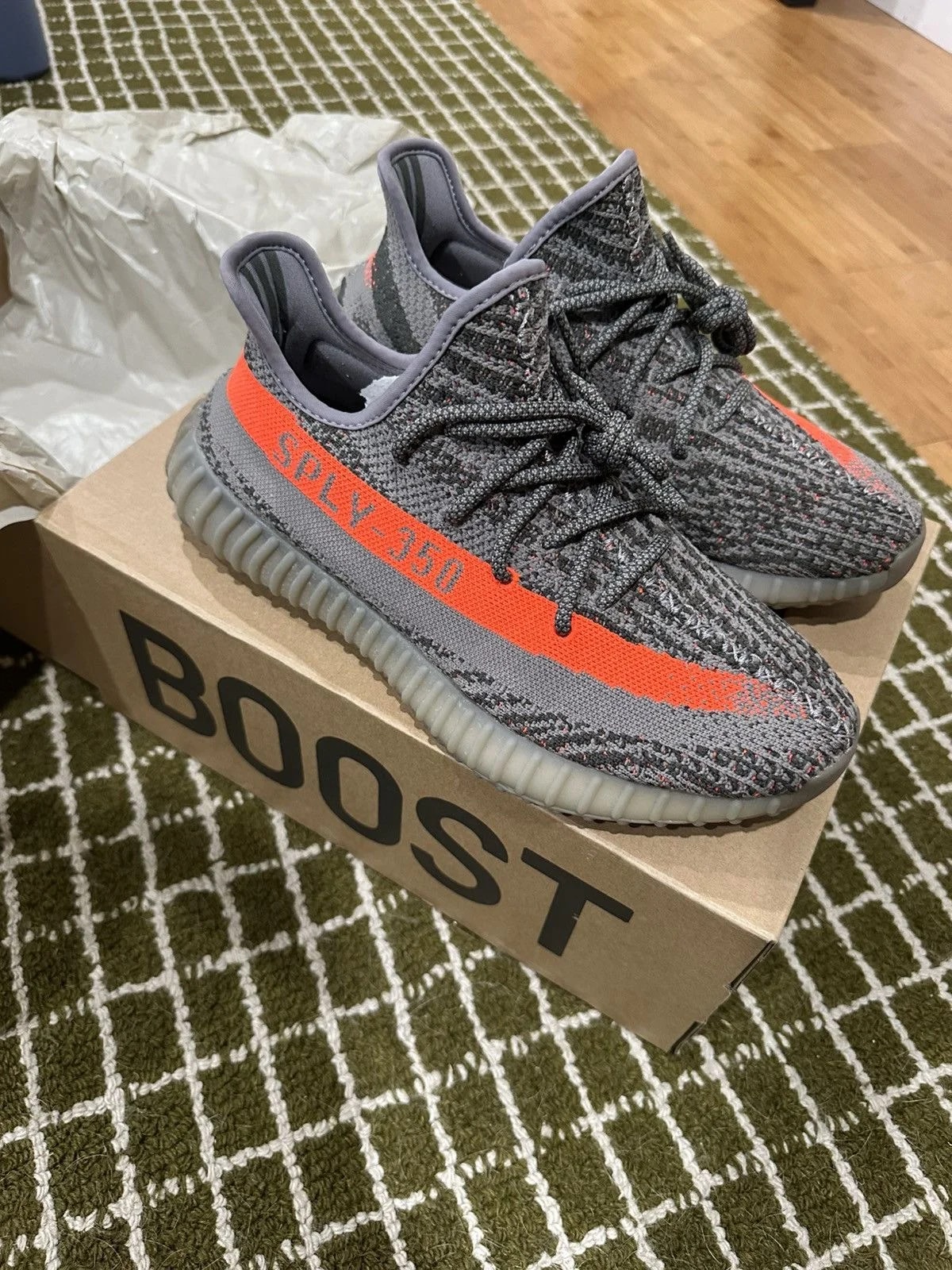 Yeezy — Yeezy V2 Beluga — Sneaker — resale