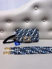 Fendi — Fendi Crossbody (19×10×4)cm — Handbag — resale