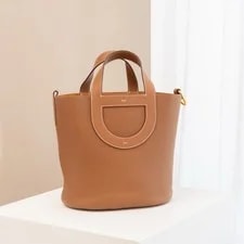 Hermès — Hermès in the Loop 23 Hermes Kelly — Handbag — resale
