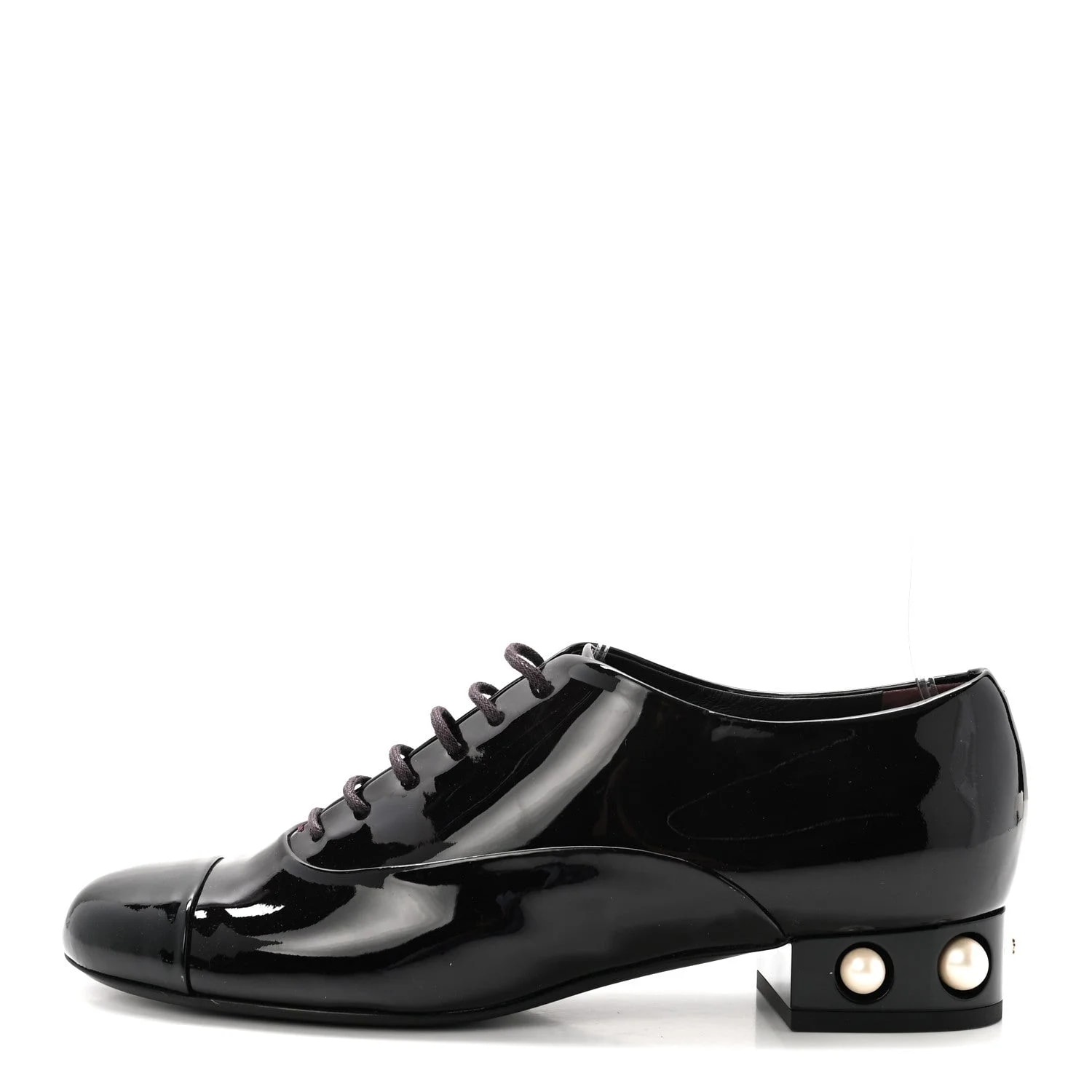 Chanel — CC Lace Up Oxfords 40 — Designer Shoe — resale