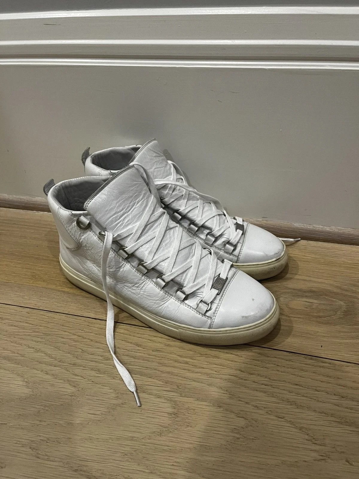 Balenciaga — Balenciaga High Top Arenas — Sneaker — resale
