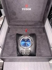 Tudor — Tudor Royal 28600 Blue Dial 41mm Auto Date Stainless Bracelet Box Papers — Watch — resale