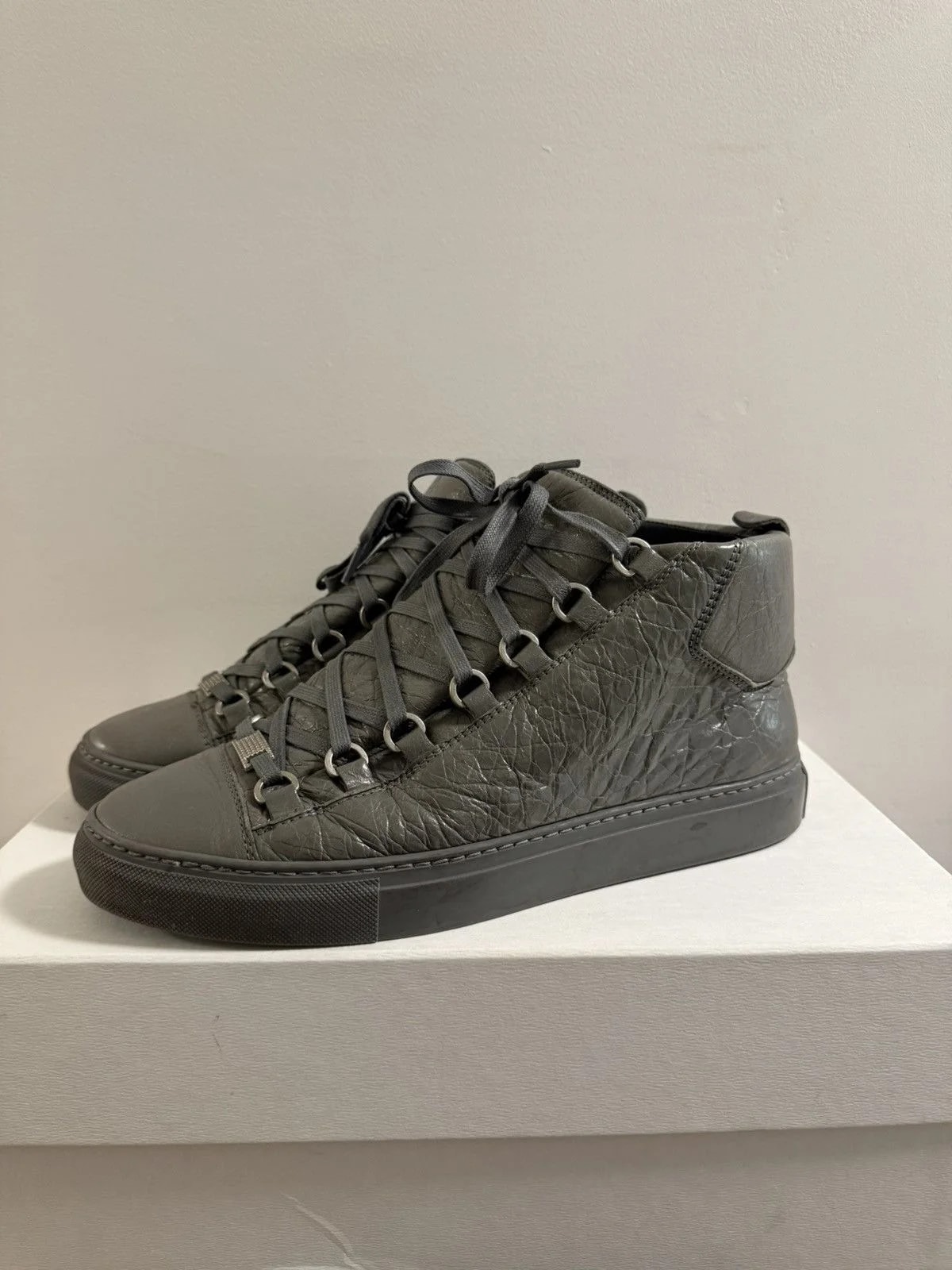 Balenciaga — Balenciaga Arena Cracked High — Sneaker — resale