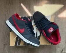 Nike SB — Nike SB Size 9.5 - Dunk LOW PRO - Dark GYM - 304292-461 — Sneaker — resale