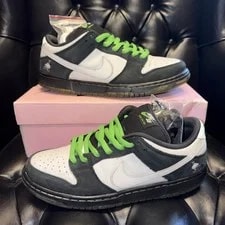 Nike SB — Size 10 - Nike SB Dunk Low Pro X Jeff Staple — Sneaker — resale