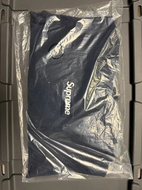 Supreme — Supreme Box Logo Hoodie Sweatshirt Box Logo — streetwear — resale