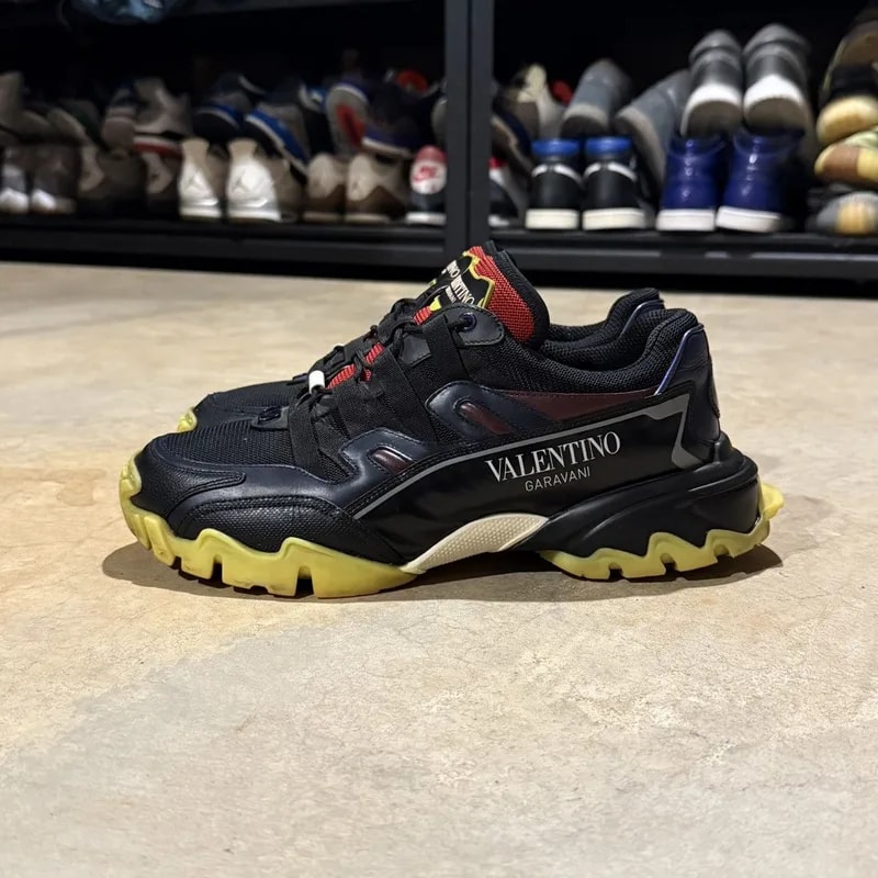 Valentino Garavani — Valentino Garavani Climbers US 9 — Sneaker — resale