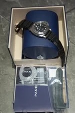 Panerai — Panerai Submersible PAM02973 Black Dial 42mm Automatic Date Diver 300M — Watch — resale